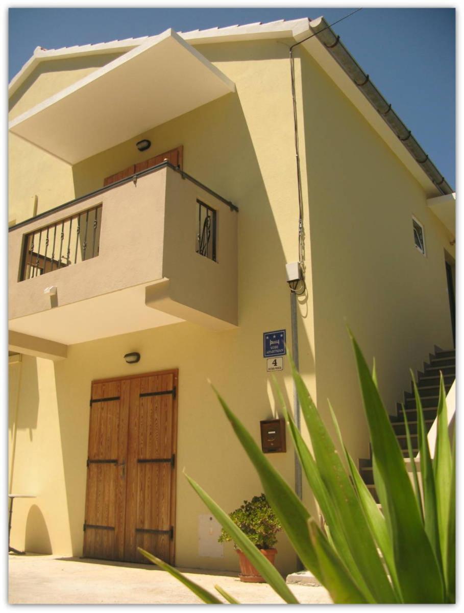 Bubi Hvar Apartments 1 フヴァル エクステリア 写真