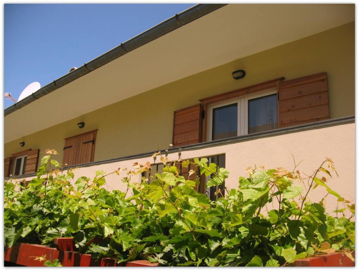 Bubi Hvar Apartments 1 フヴァル エクステリア 写真