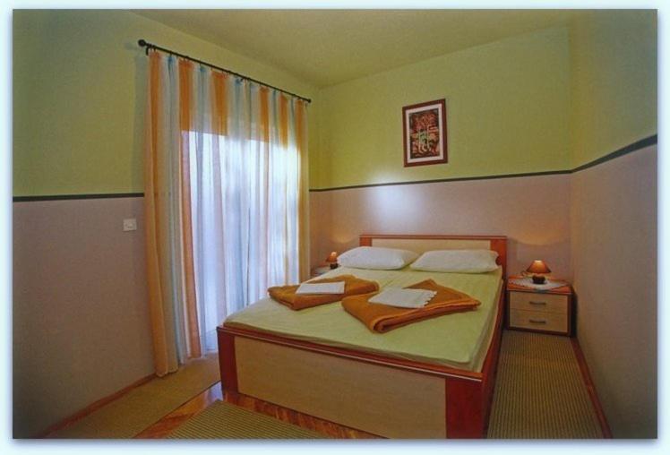 Bubi Hvar Apartments 1 フヴァル エクステリア 写真